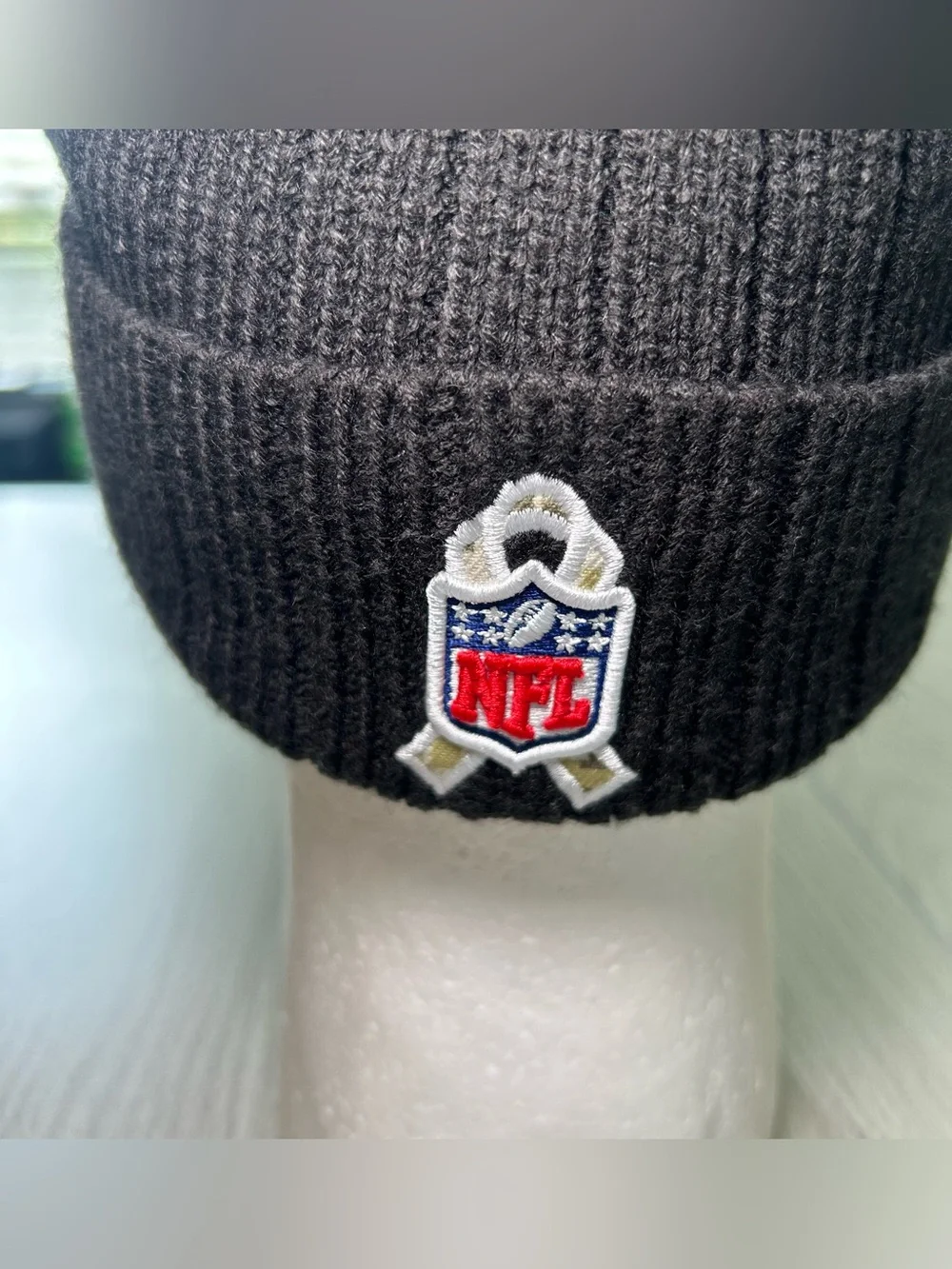 New Era Carolina Panthers 2021 Salute to Service Cuffed Knit Beanie Hat Black OS